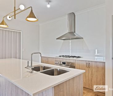 SPACIOUS & MODERN - Photo 4