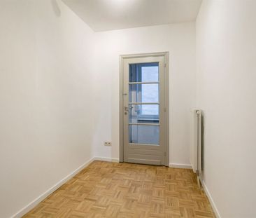 Centraal gelegen & recent opgefrist 2 slaapkamers appartement. - Foto 4