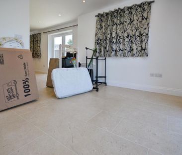 4 bedroom property to rent - Photo 1