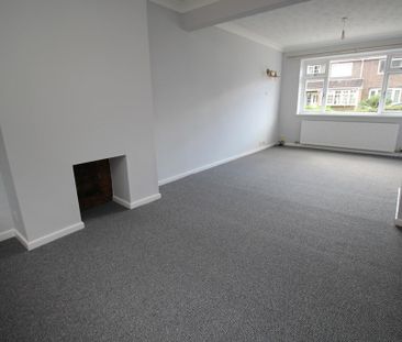 3 bedroom semi-detached house to rent - Photo 2