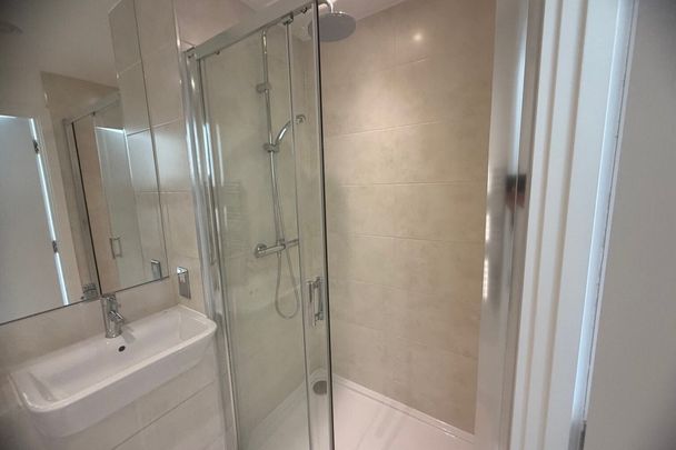 Alpini Road, LONDON - Photo 1