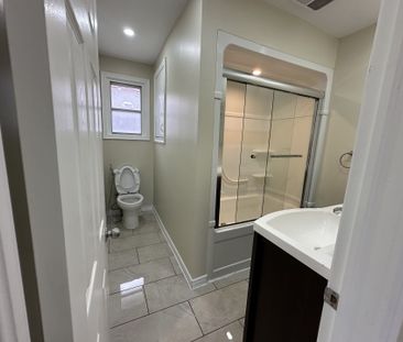 For Lease - 360 Guelph Street Unit# Upper, Oshawa, Ontario - Photo 6