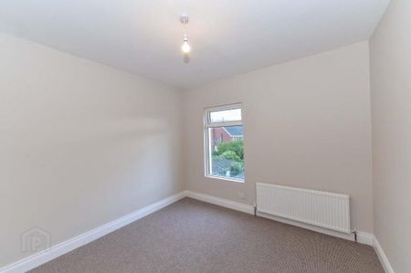 33 Reaville Park, Dundonald, Belfast, BT16 2AR - Photo 2