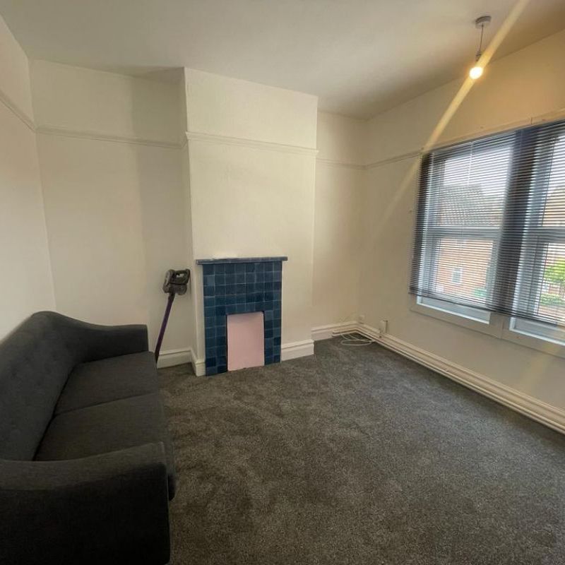 Flat 2 44 Royland Road - Newly Refurbished Loughborough - Photo 1