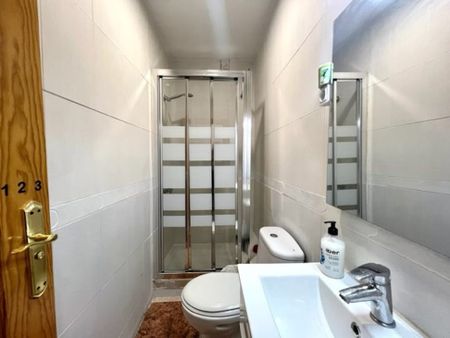 Calle León, Getafe, Community of Madrid 28903 - Photo 5