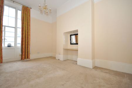 2 Suffolk Square, Cheltenham - Photo 3