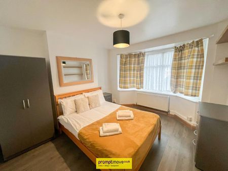 3 bedroom semi-detached house to rent - Photo 2