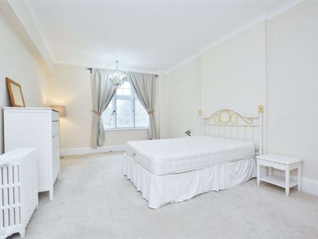 Large two bedroom apartment which has recently been renovated is currently available to rent through Savills St. John's Wood, NW8. - Photo 5