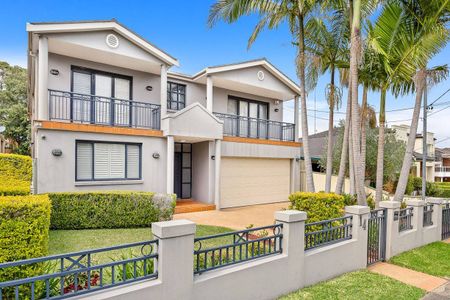 Spacious Family Home Offering Comfort, Style & Convenience - Photo 4