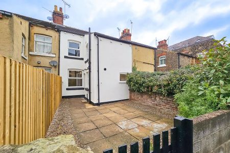 2 bedroom terraced house to rent - Photo 5