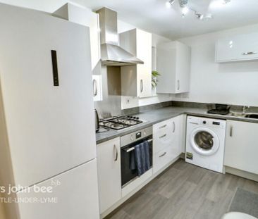 2 bedroom maisonette to rent - Photo 5