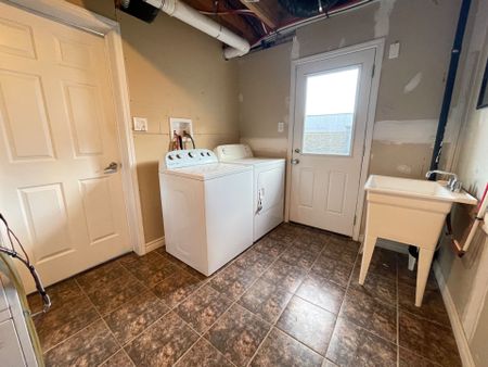 For Lease - 14 Quillberry Close, Brampton, Ontario - Photo 2