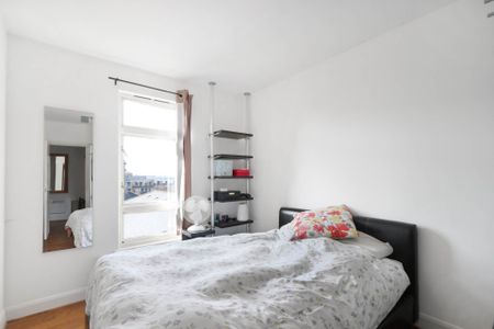 Price £2,200 pcm - Available 30/01/2026 - Part Furnished - Photo 4