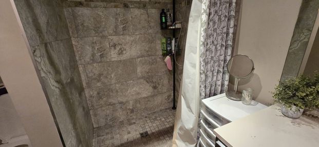 For Lease - 30 Collins Crescent Unit# Bsmt, Aurora, Ontario - Photo 1