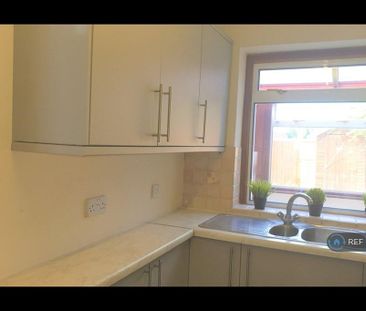 3 bedroom terraced house to rent - Photo 5