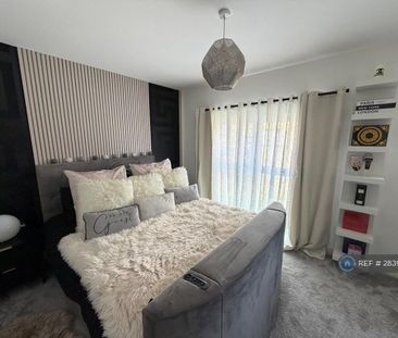 2 bedroom semi-detached house to rent - Photo 2