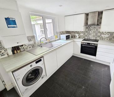 2 bedroom semi-detached house to rent - Photo 4