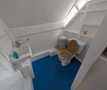 2 bedroom semi-detached house to rent - Photo 6