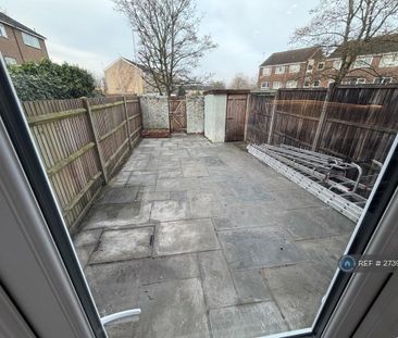 4 bedroom semi-detached house to rent - Photo 4