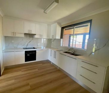 Neat & Tidy 3 Bedroom House! Close To Blacktown CBD - Photo 3