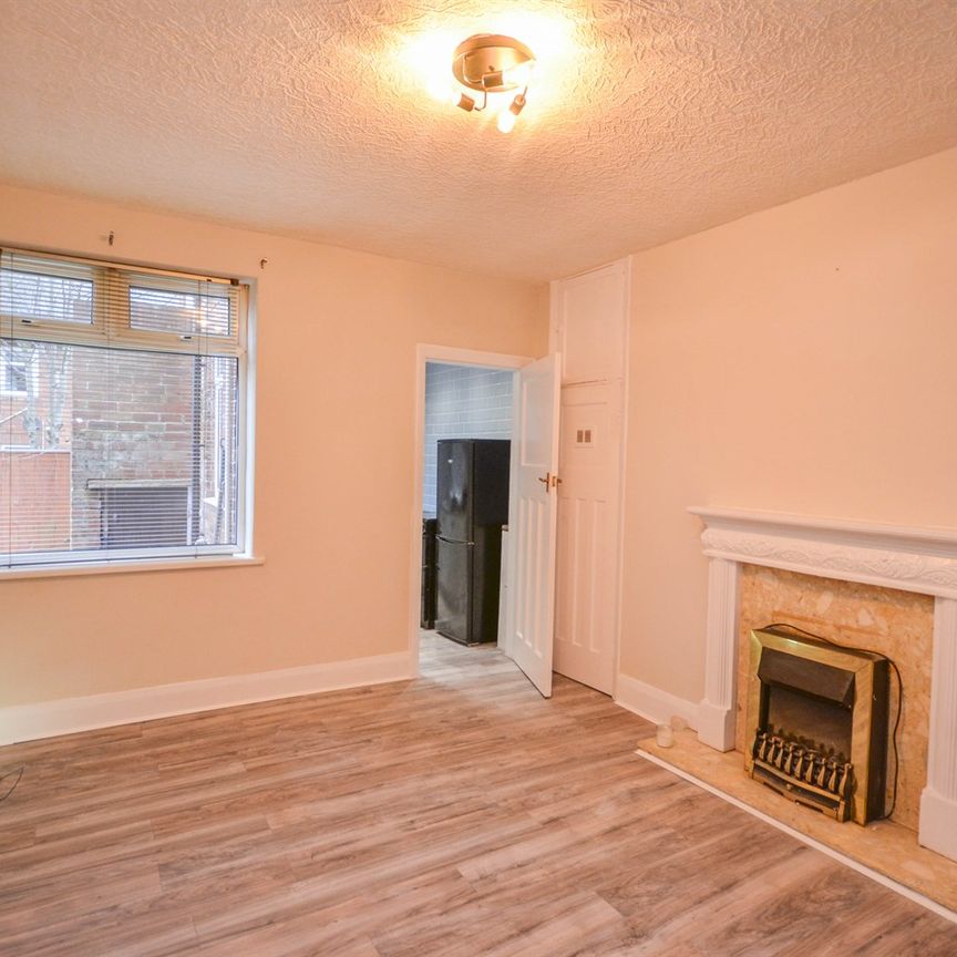 2 bed flat to rent in Bavington Drive, Fenham, NE5 - Photo 1