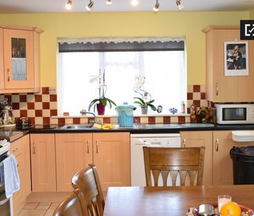 Room for rent in 2-bedroom house in Ballsbridge, Dublin - Photo 4