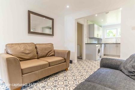 Halifax Court, 35 Peel Close, Heslington - Photo 2