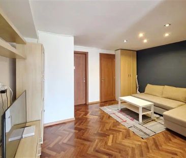 Kompletně zařízený byt 2+kk (balkón s výhledem) v posledním patře d... - Photo 2