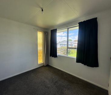 WALTON WAY, FLAXMERE, HASTINGS - Photo 6