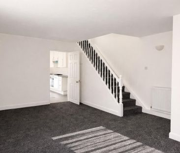 2 bedroom end of terrace house to rent - Photo 6