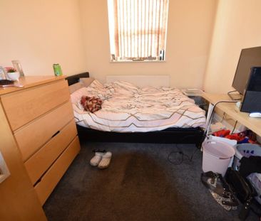 2 bedroom Flat in 14 Raglan Road, Leeds - Photo 6