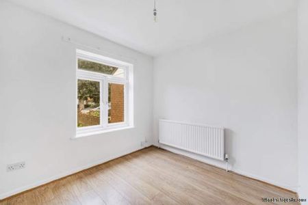 3 bedroom property to rent in London - Photo 3