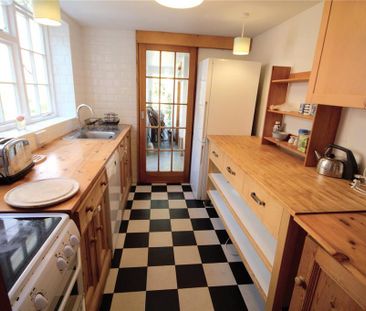 2 bedroom cottage to rent - Photo 2