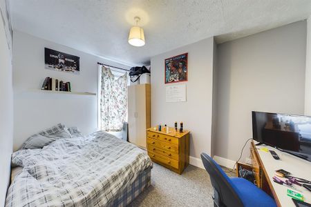 4 bedroom terraced house to rent - Photo 2