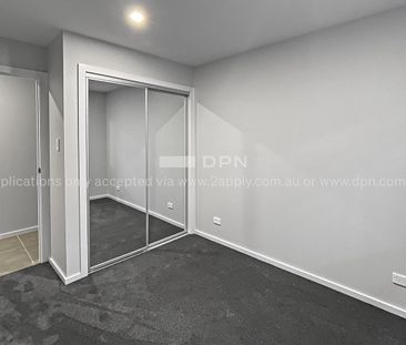 Modern 4 Bedroom Home - Photo 1