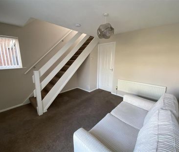 2 bedroom semi-detached house to rent - Photo 6