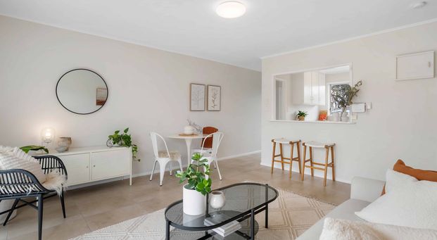 Recently Renovated near St Lukes Mall - Photo 1