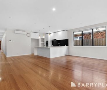 Sophistication & Style in the Heart of Mordialloc - Photo 1