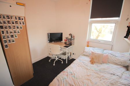 9 Bed - 213 Belle Vue Road, Woodhouse, Leeds - LS3 1HG - Student - Photo 5