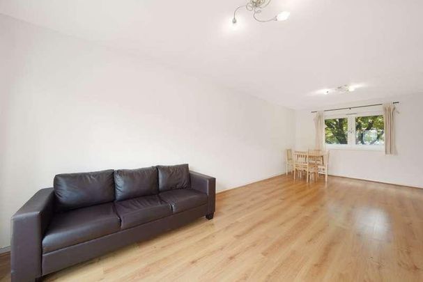 Rosebank Gardens, Bow, E3 - Photo 1