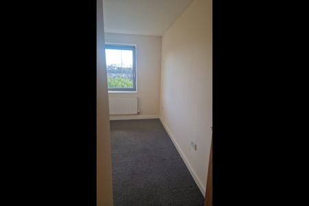 2 Bed Flat, Wyck Beck Road, BS10 - Photo 2