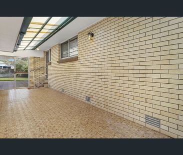 32 Sunbird Avenue, Paradise Point, Qld 4216 - Photo 4