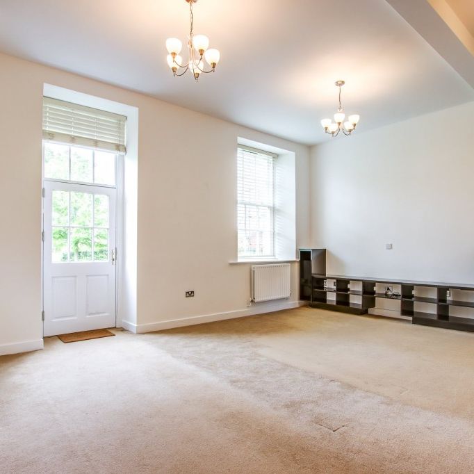 Lanesborough Court, Gosforth NE3 3BZ - Photo 1