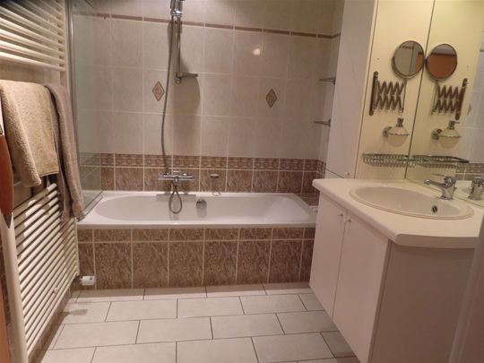 Luxe appartement met overdekt terras, airco en garagebox! - Photo 1