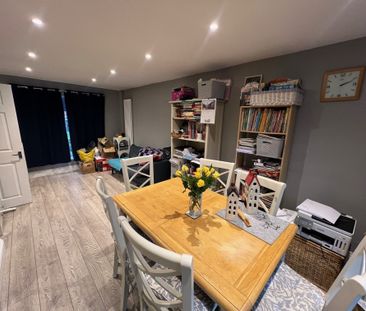 Potters Field, Harlow - Photo 2