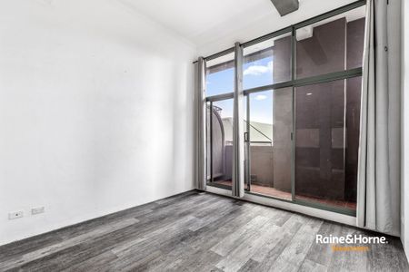 Separate living studio apartment located on King Street - Photo 4
