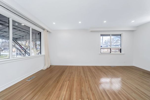 For Lease - 149 Wincott Drive, Toronto, Ontario - Photo 1