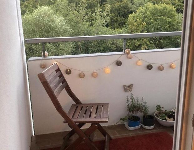 3,5 ZW mit 2 Balkonen, Bad und Gäste-WC, toller Blick in die Natur 5. OG Aufzug vorhanden - Foto 1