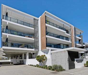 Furnished 3-Bedroom, 2-Bathroom Apartment with River Views – Top Fl... - Photo 6