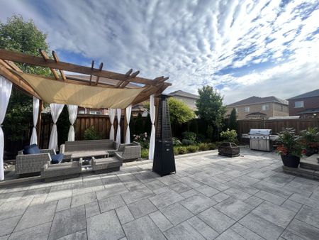 For Lease - 1271 Art Westlake Avenue, Newmarket, Ontario - Photo 3